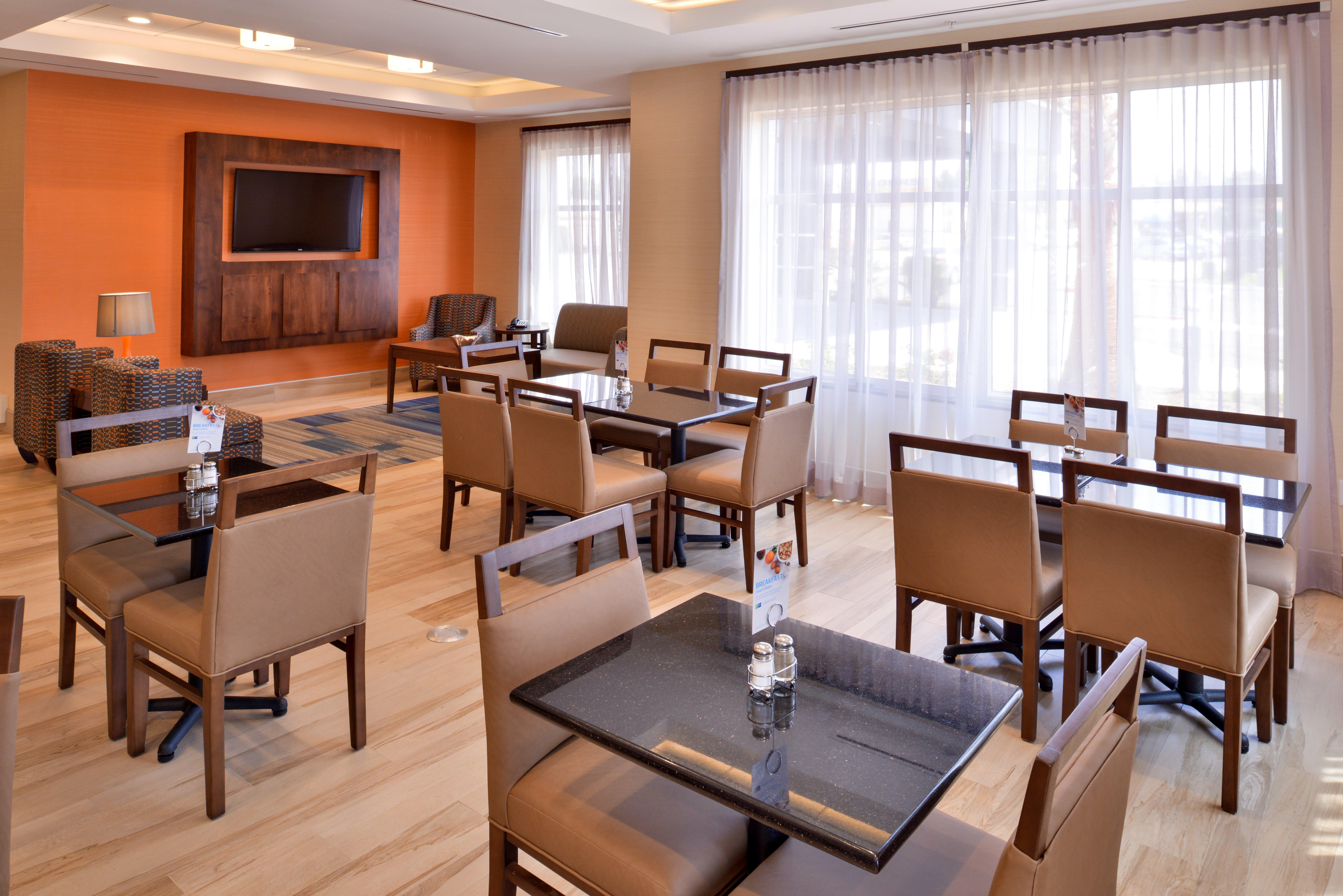 Holiday Inn Express Hotels & Suites Loma Linda By Ihg Exterior foto